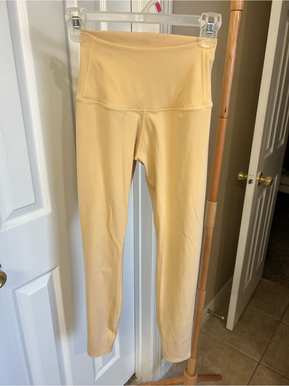 High-Rise Seamless Leggings in Pale Orange